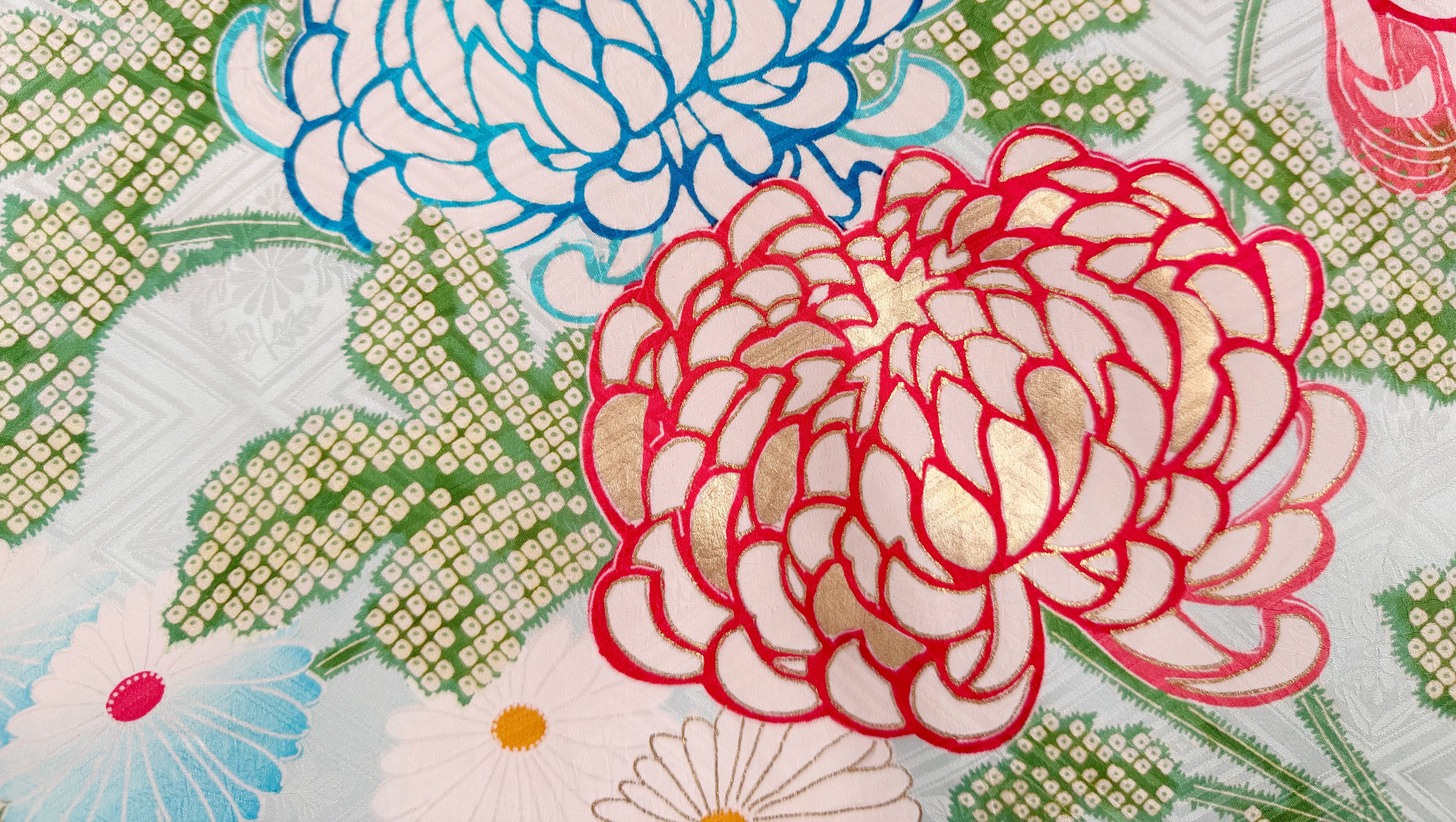 The Meaning of Japanese Kimono Patterns: Flowers & Plants